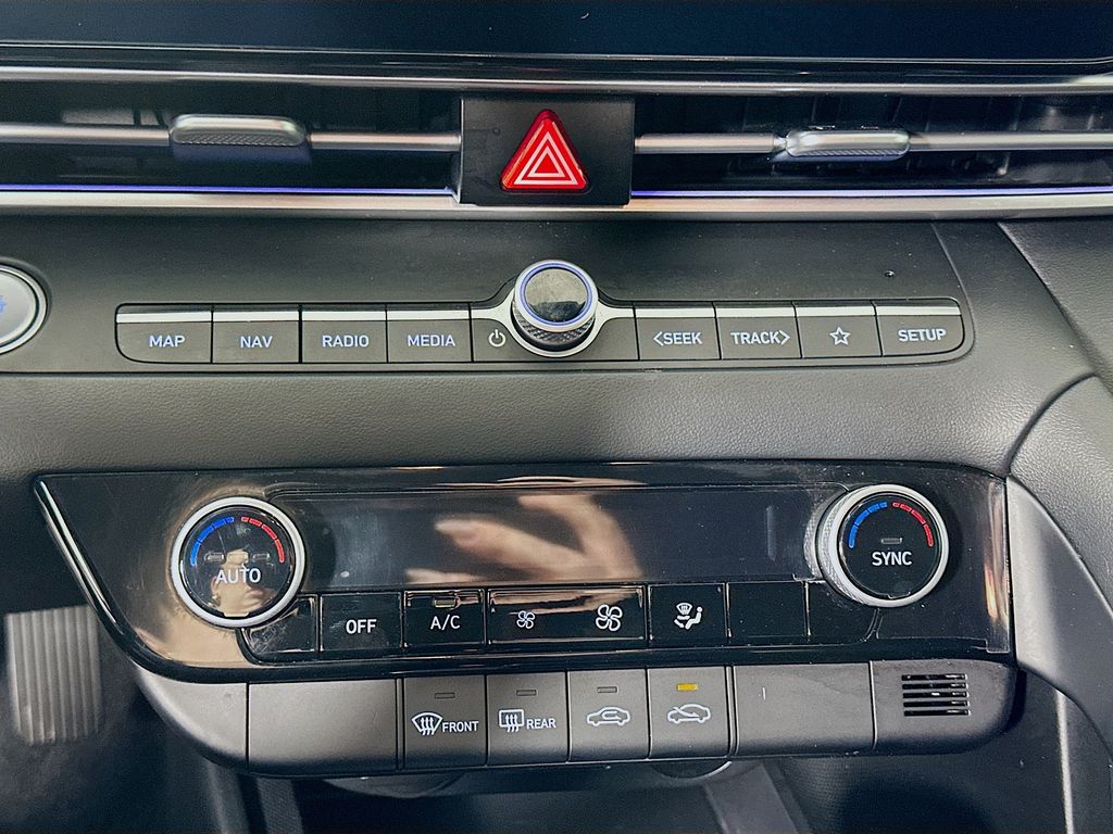 Thumbnail: 2024 Hyundai Elantra - 16