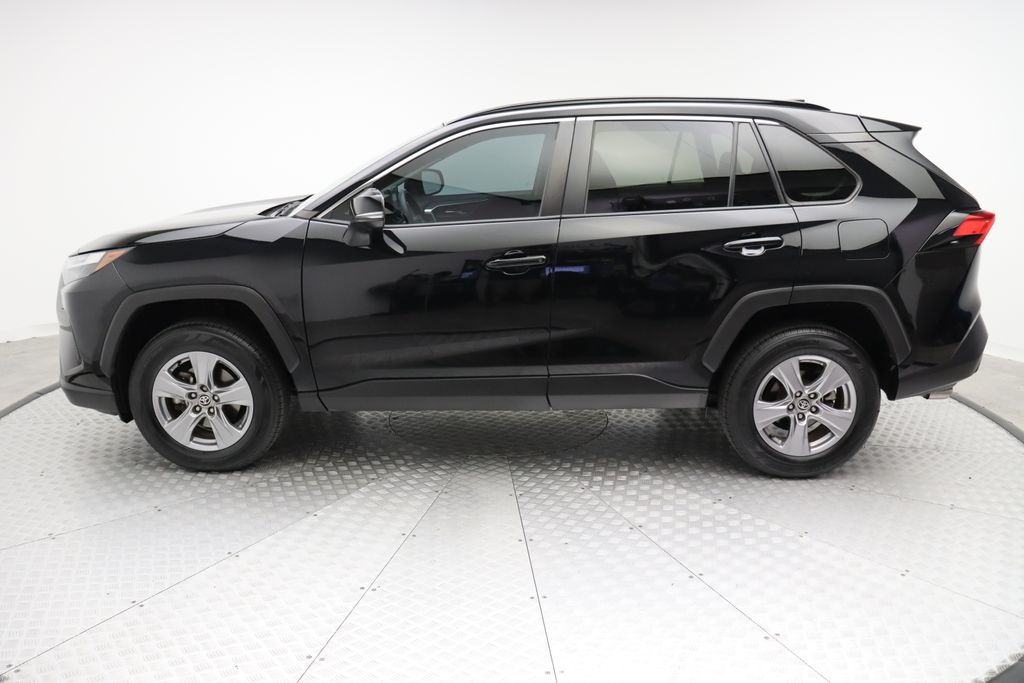 2022 Toyota RAV4 XLE 12