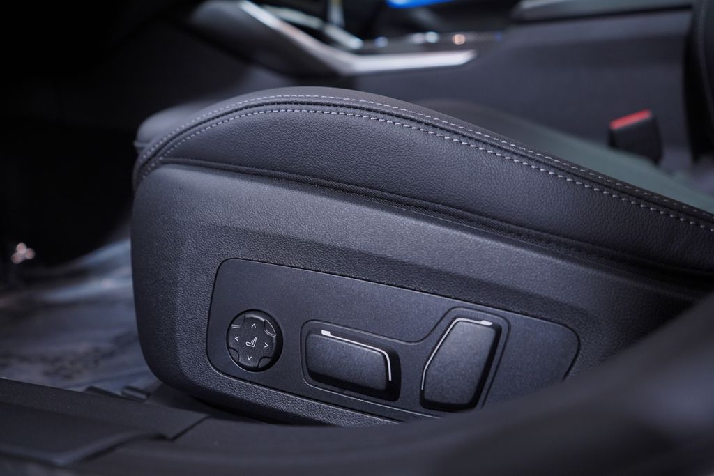 Thumbnail: 2026 BMW 4 Series - 12