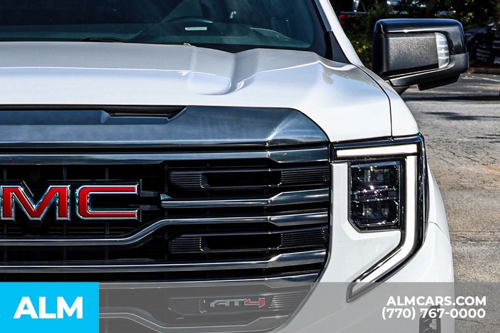 Used 2022 White GMC AT4 image 14