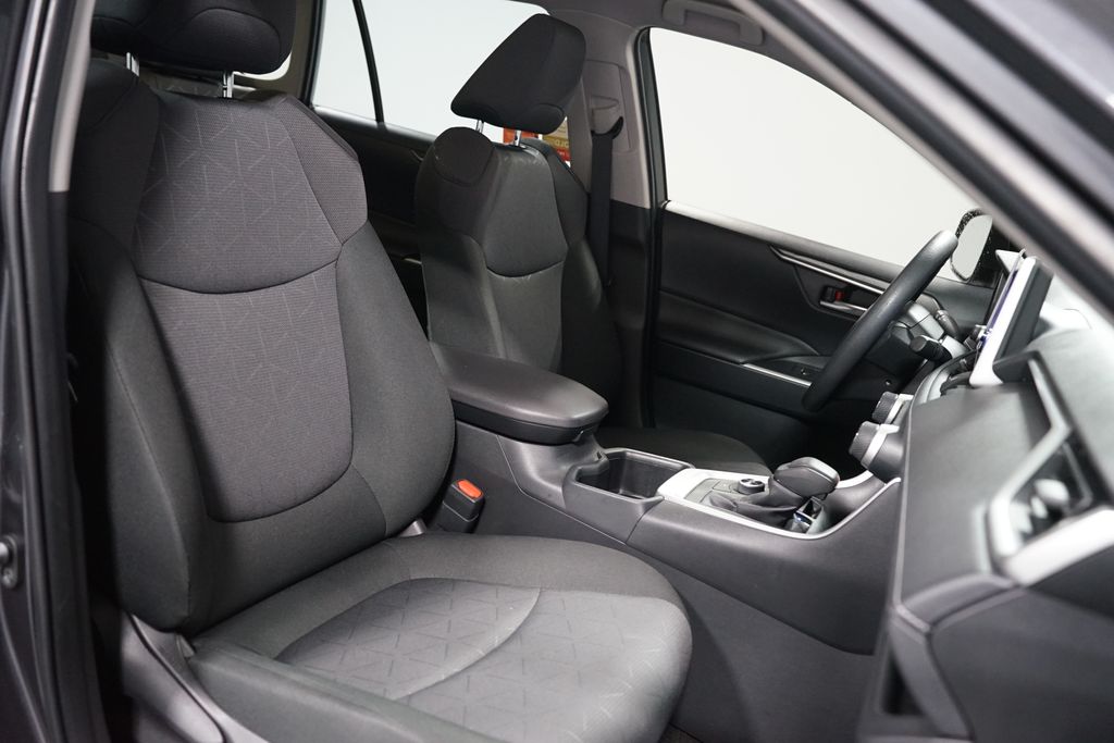 Thumbnail: 2025 Toyota RAV4 - 28