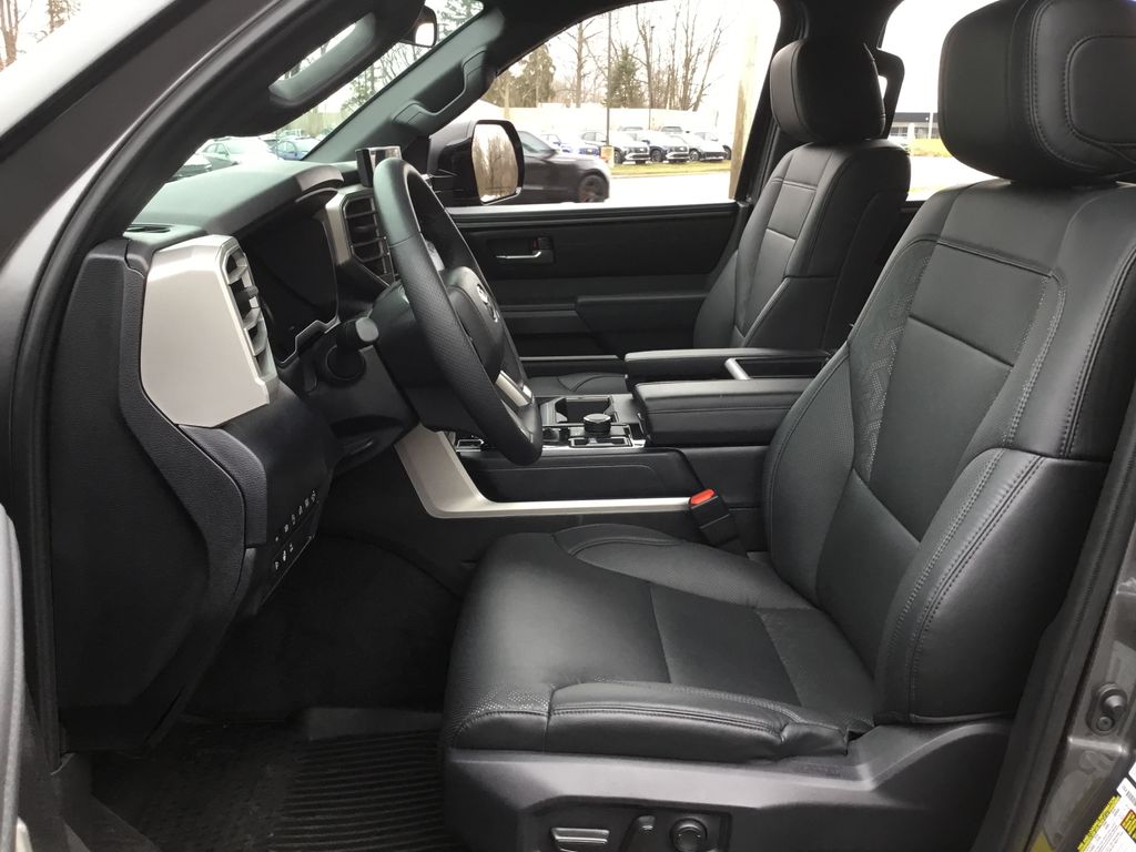 Thumbnail: 2025 Toyota Tundra - 14