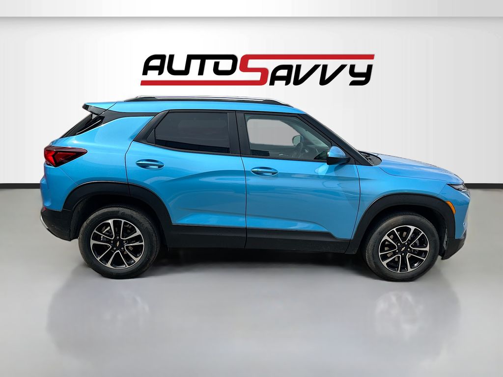 Used 2025 Blue Chevrolet LT image 8