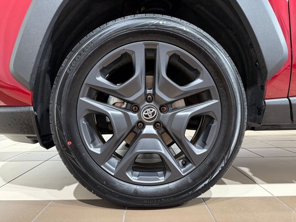 Thumbnail: 2024 Toyota RAV4 - 9