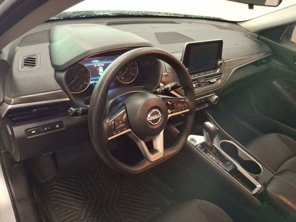 Used 2024 Nissan Altima Sedan