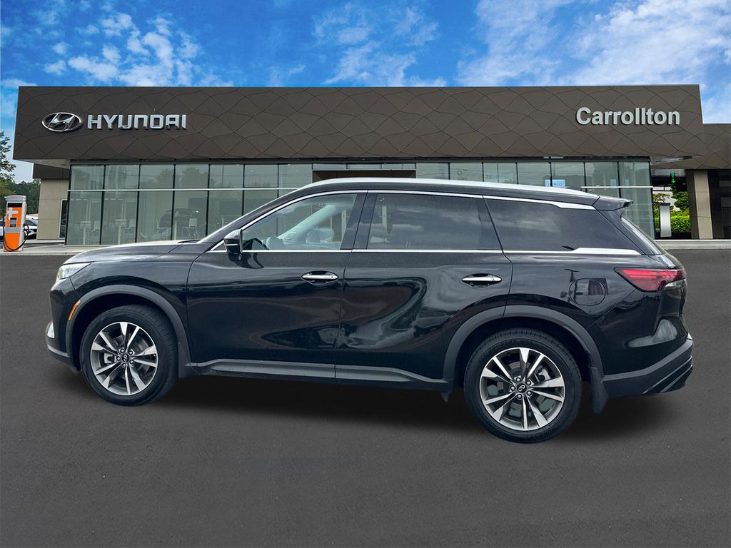 Used 2023 Black INFINITI LUXE image 8