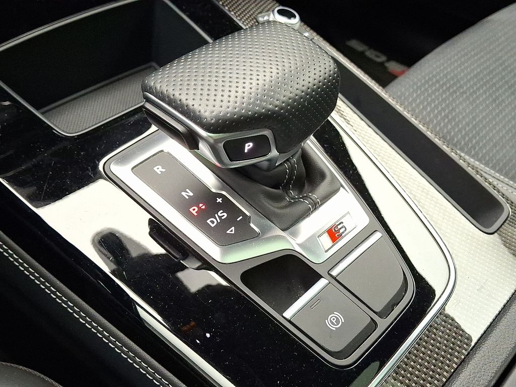 Thumbnail: 2022 Audi SQ5 - 15