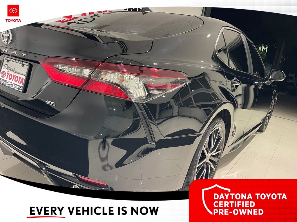 2024 Toyota Camry SE - Photo 9