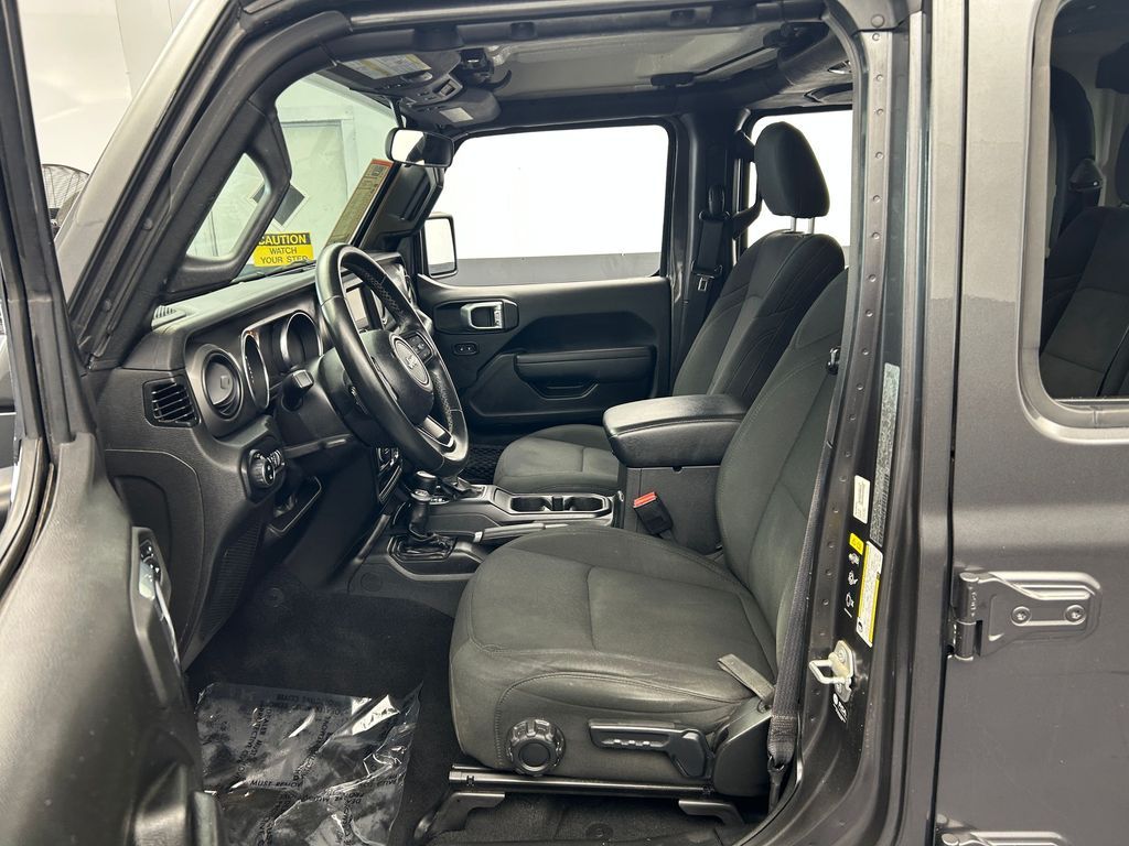 Used 2022 Granite Crystal Metallic Clearcoat Jeep Sport image 16