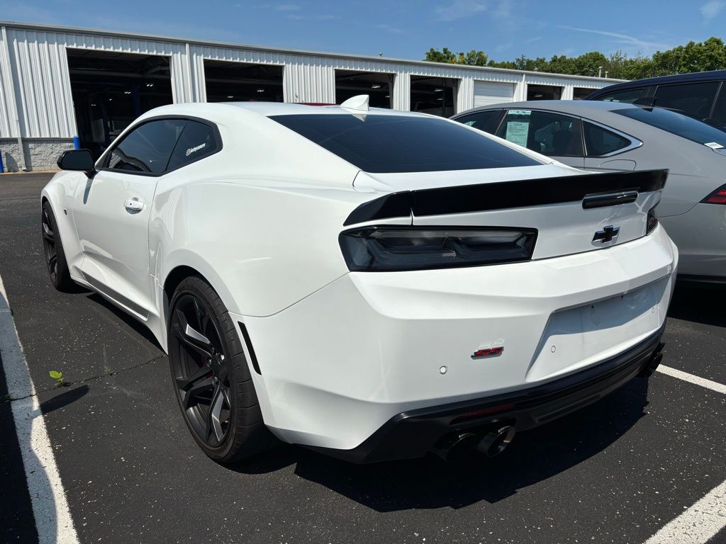 Thumbnail: 2018 Chevrolet Camaro - 2