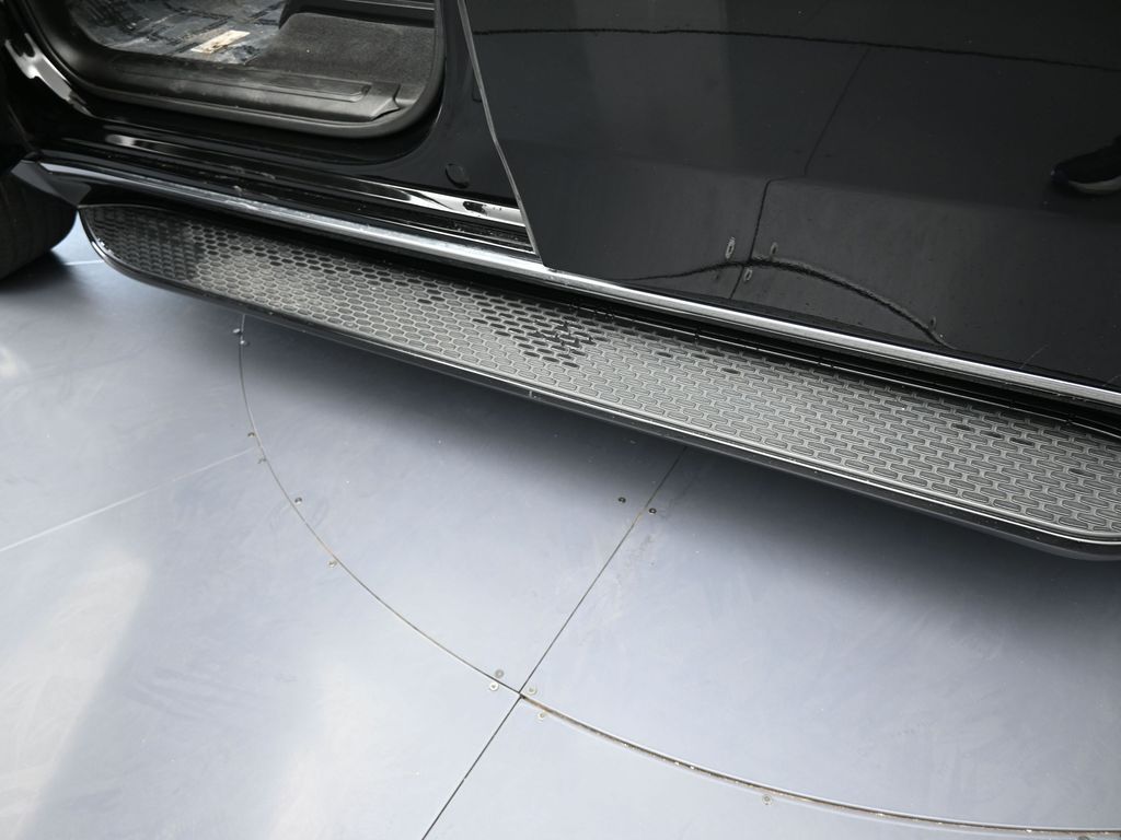 Used 2024 Diamond Black Crystal Pearlcoat Jeep Base image 36