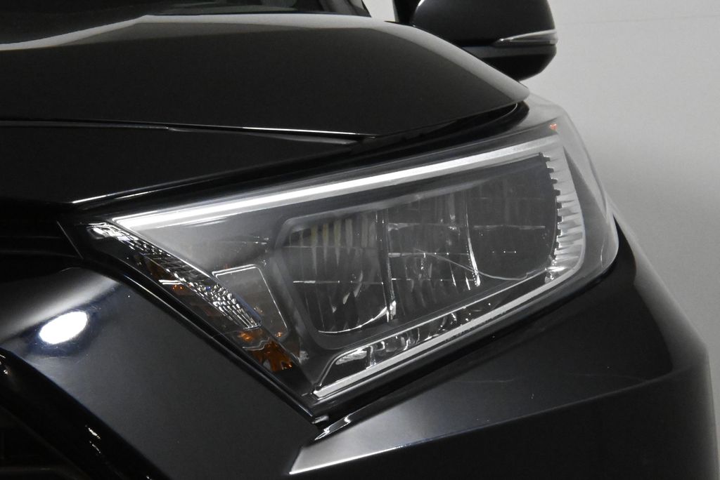 Thumbnail: 2019 Toyota RAV4 - 12