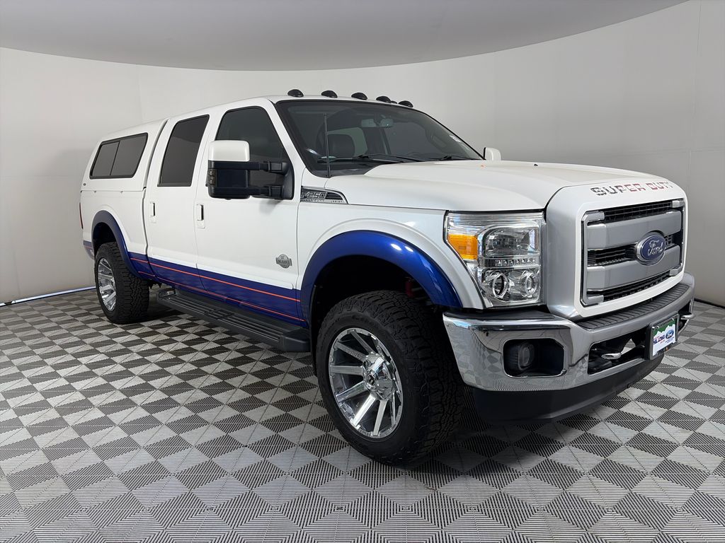 White Platinum Clearcoat Metallic 2016 Ford F-250 Super Duty Pickup Truck Four-Wheel Drive 6-Speed Automatic Overdrive