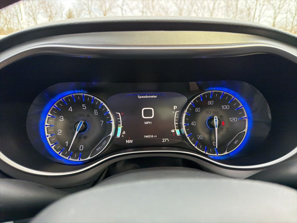 Thumbnail: 2018 Chrysler Pacifica - 30