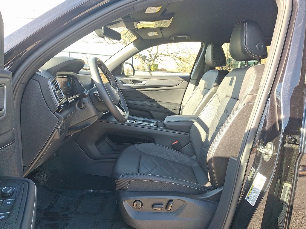 Thumbnail: 2024 Volkswagen Atlas - 15