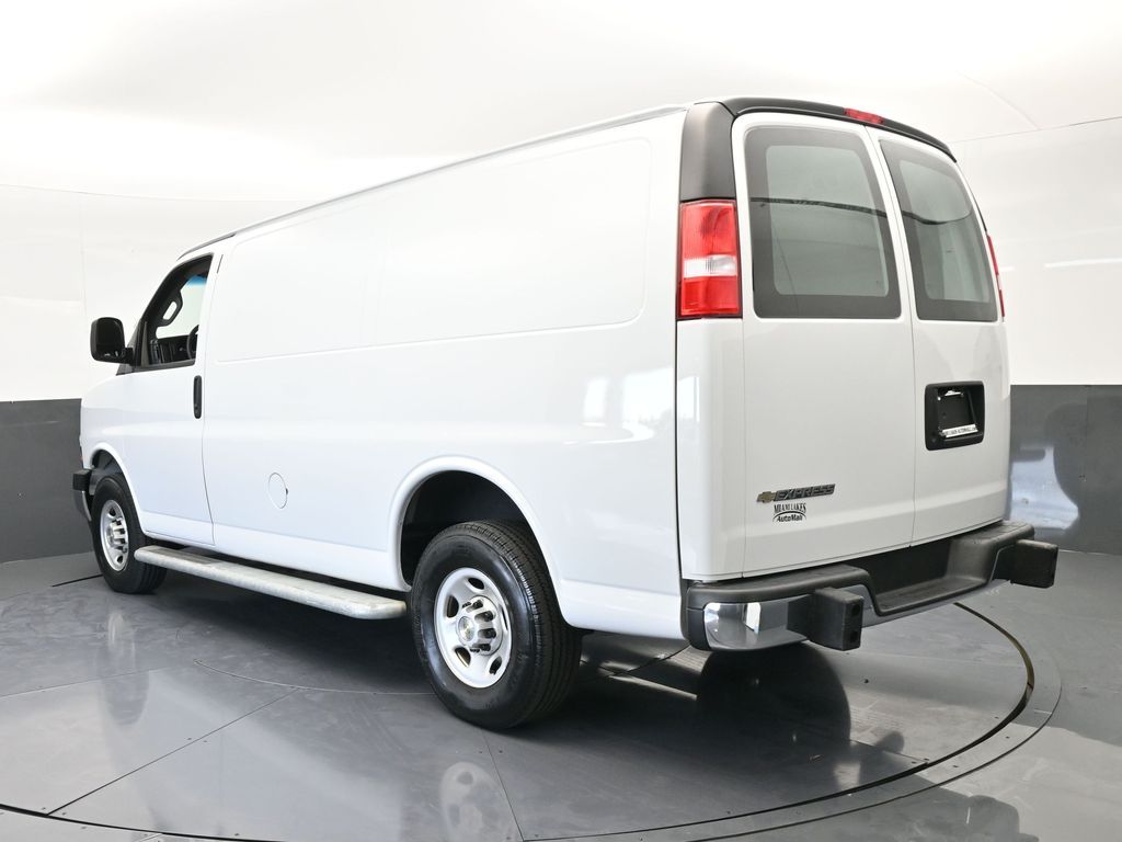 Used 2024 Summit White Chevrolet Work Van image 4