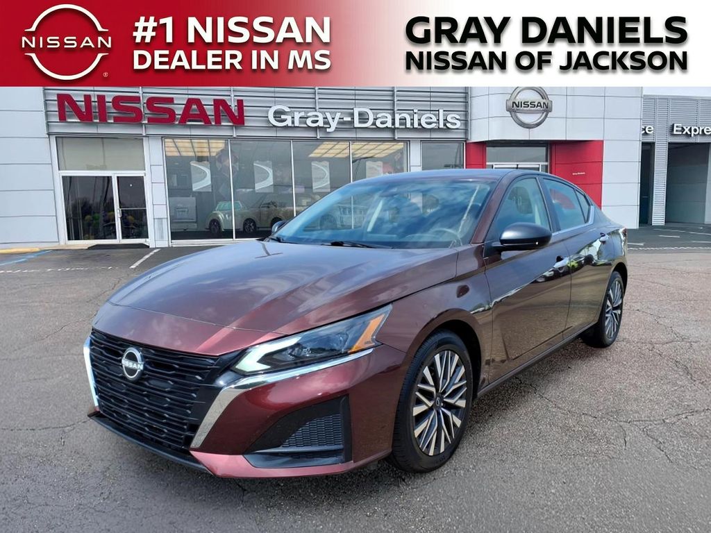 Used 2025 Nissan Altima Sedan