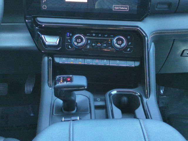 Used 2023 White GMC AT4 image 17