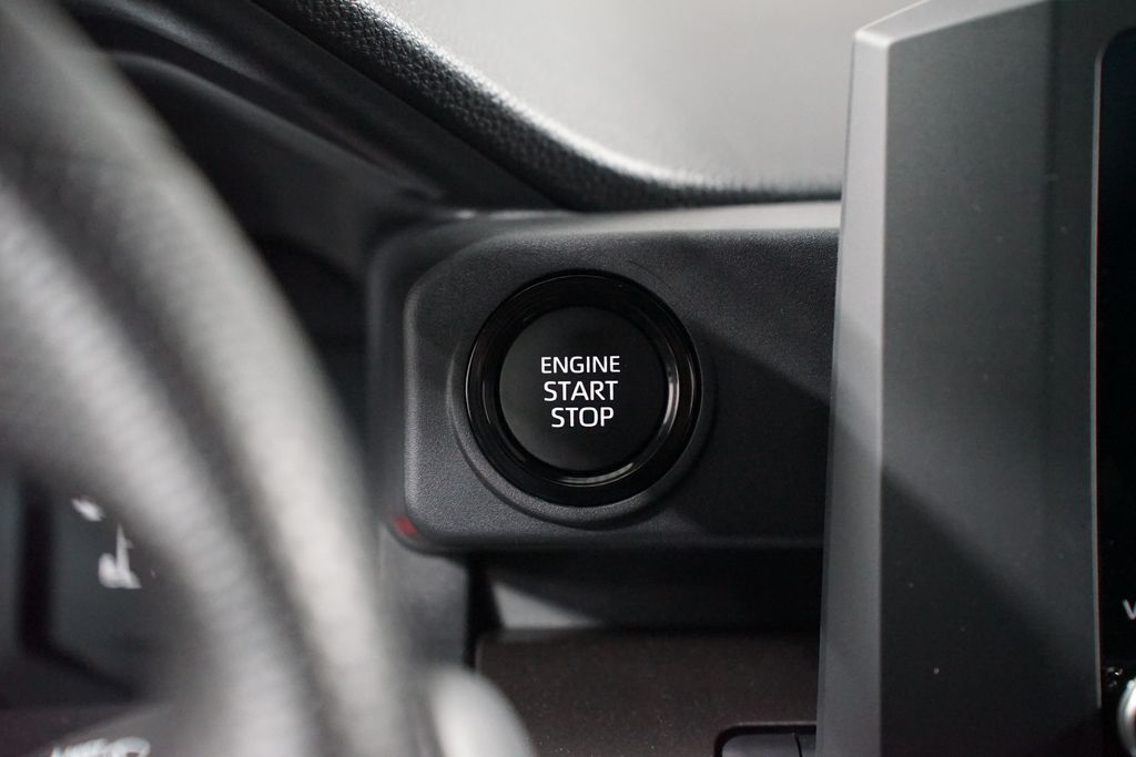 Thumbnail: 2025 Toyota Tacoma - 18