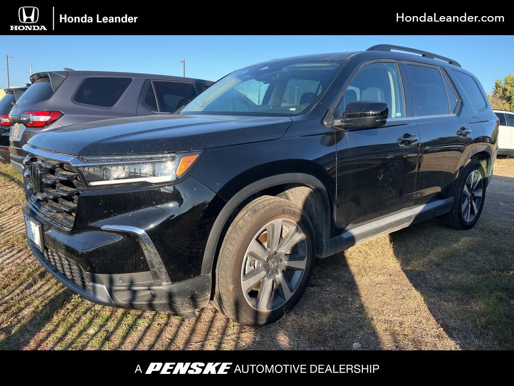2025 Honda Pilot Touring's photo