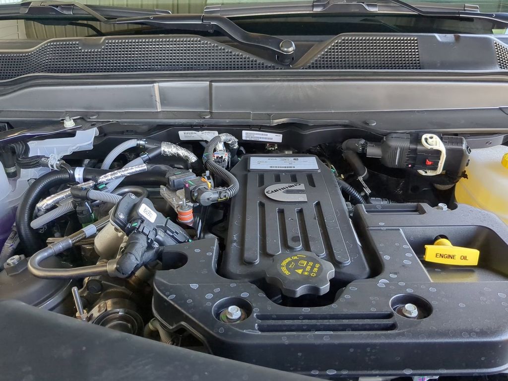2026 RAM 3500 Laramie - Photo 10