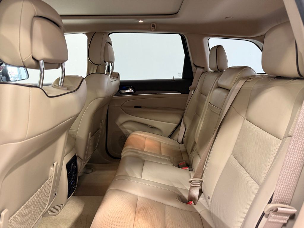 Thumbnail: 2021 Jeep Grand Cherokee - 22