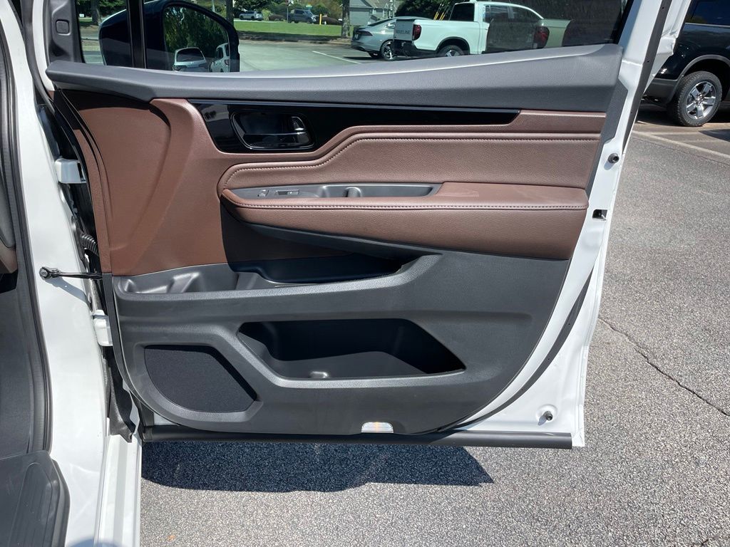 Thumbnail: 2027 Honda Odyssey - 30