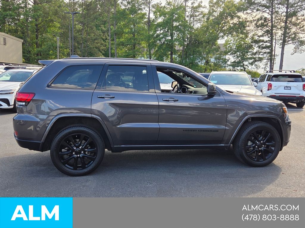 Used 2017 Gray Jeep Altitude image 8