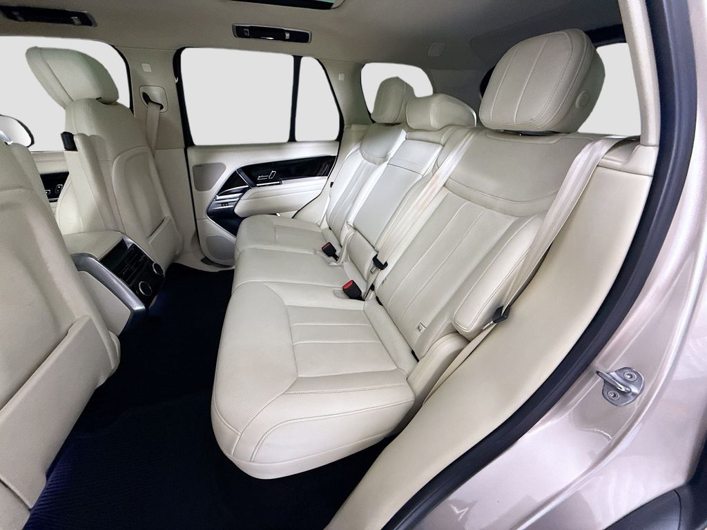 Thumbnail: 2023 Land Rover Range Rover - 21