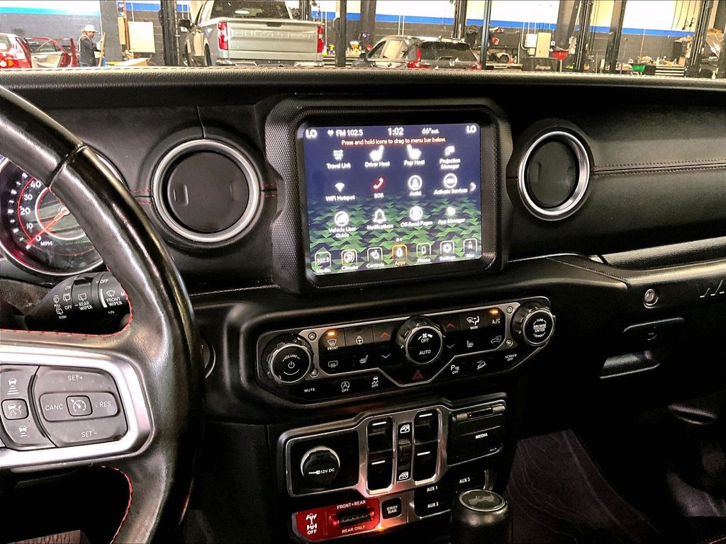 2020 Jeep Wrangler — photo 19