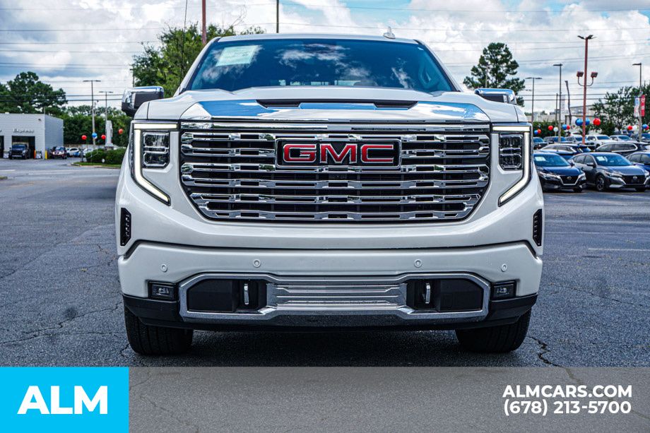 Used 2024 White GMC Denali image 10