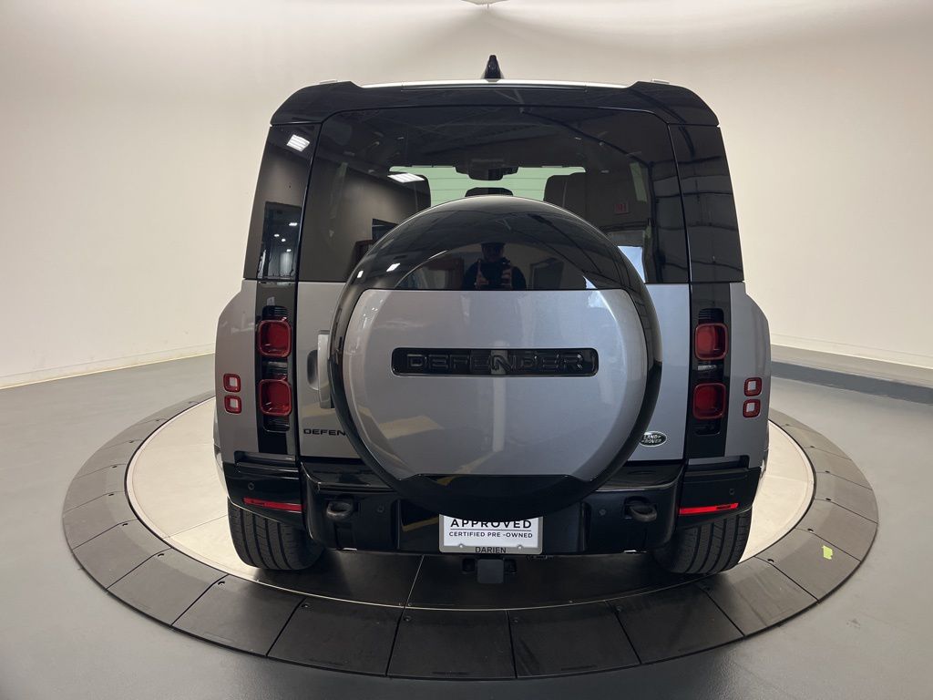 Thumbnail: 2023 Land Rover Defender - 4