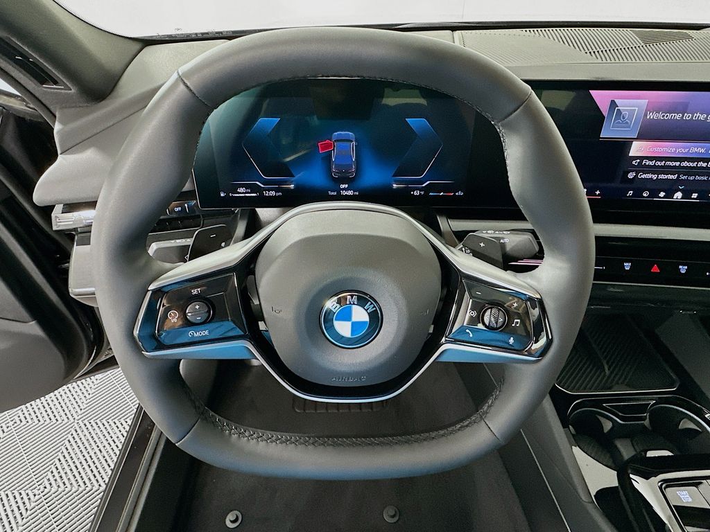 Thumbnail: 2025 BMW 5 Series - 11