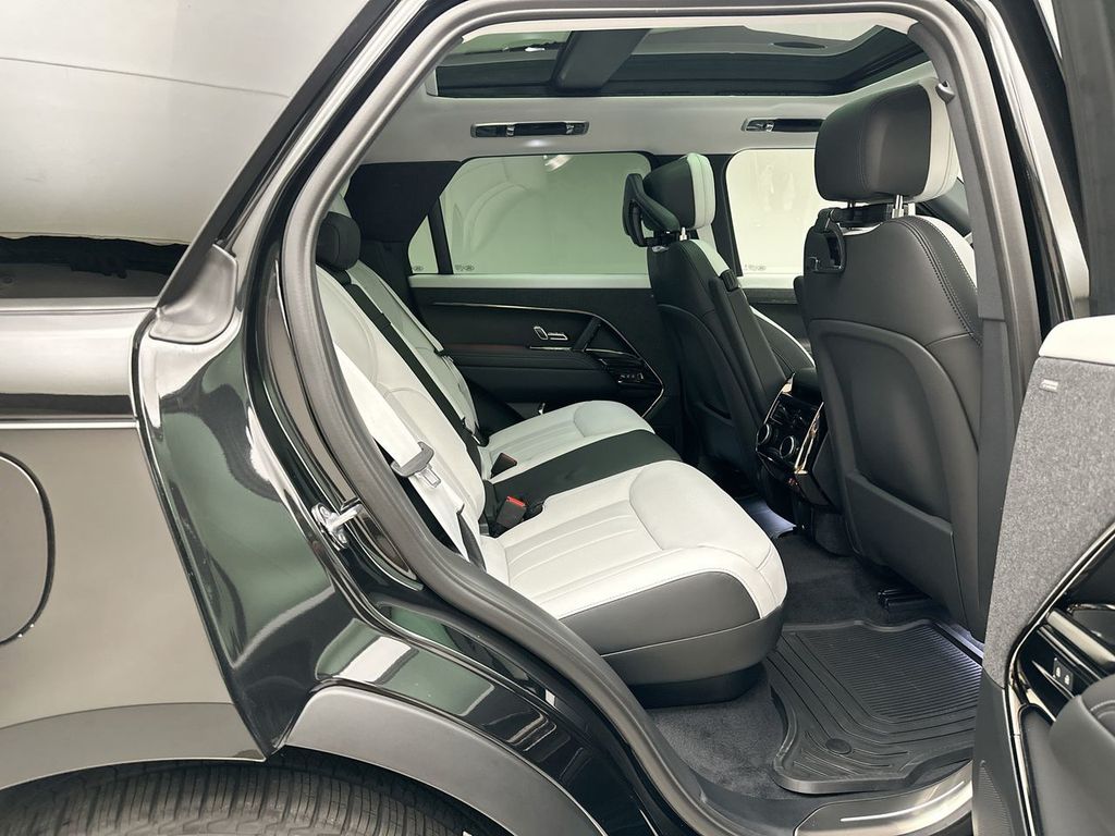 Thumbnail: 2027 Land Rover Range Rover Sport - 7