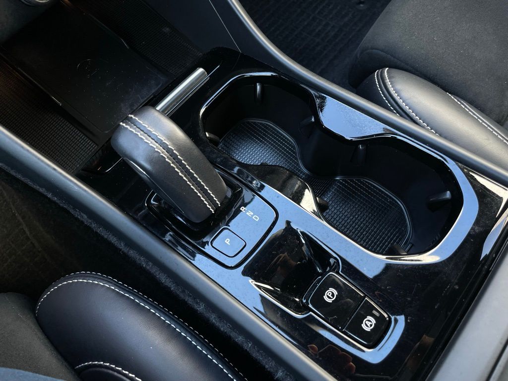 Thumbnail: 2021 Volvo XC40 - 19