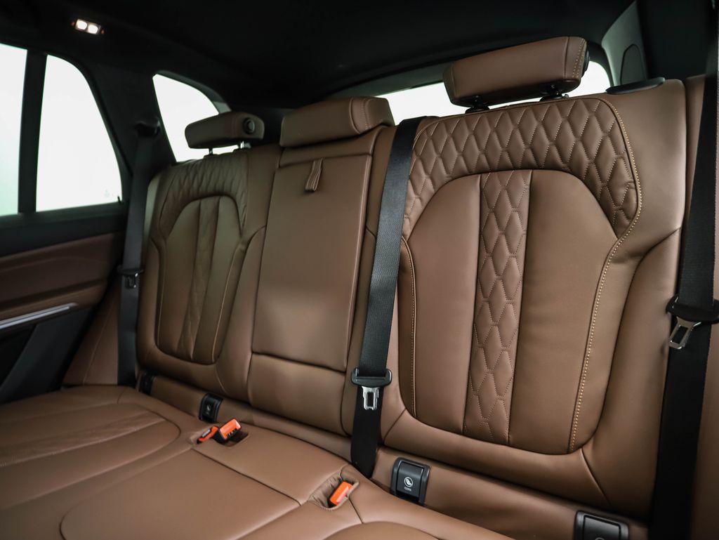 Thumbnail: 2026 BMW X5 - 23