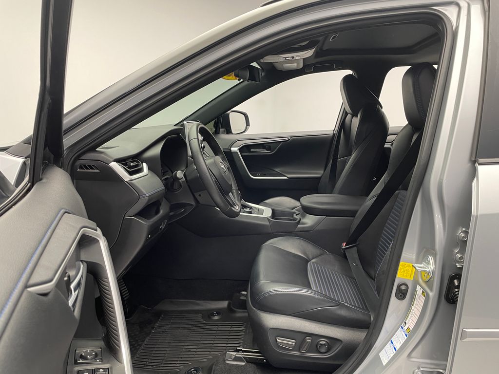 2021 Toyota RAV4 XSE 12