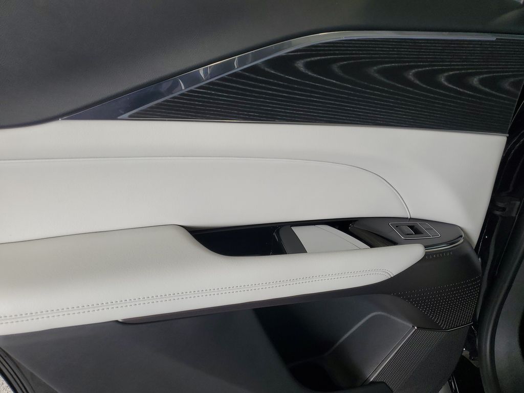 2024 Cadillac LYRIQ Luxury 1 - Photo 13