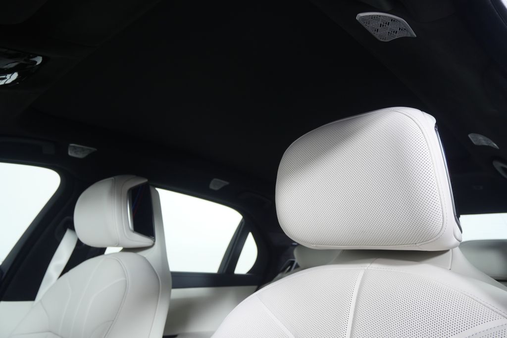 Thumbnail: 2026 BMW i7 - 11