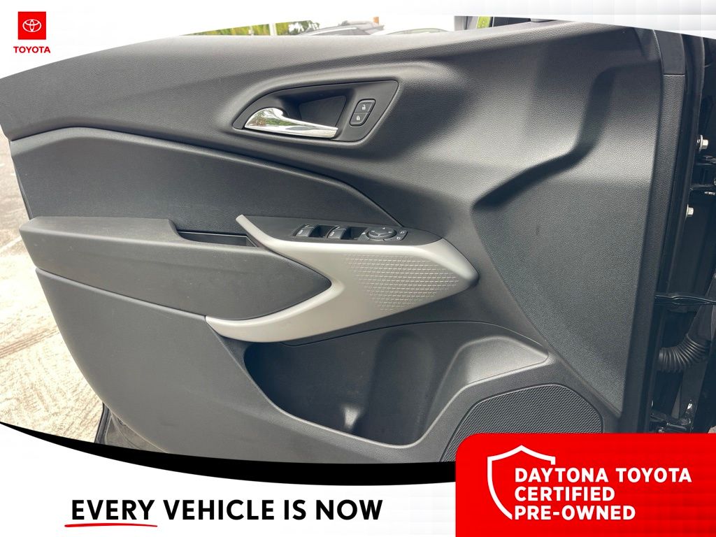 Used 2024 Chevrolet Trax SUV