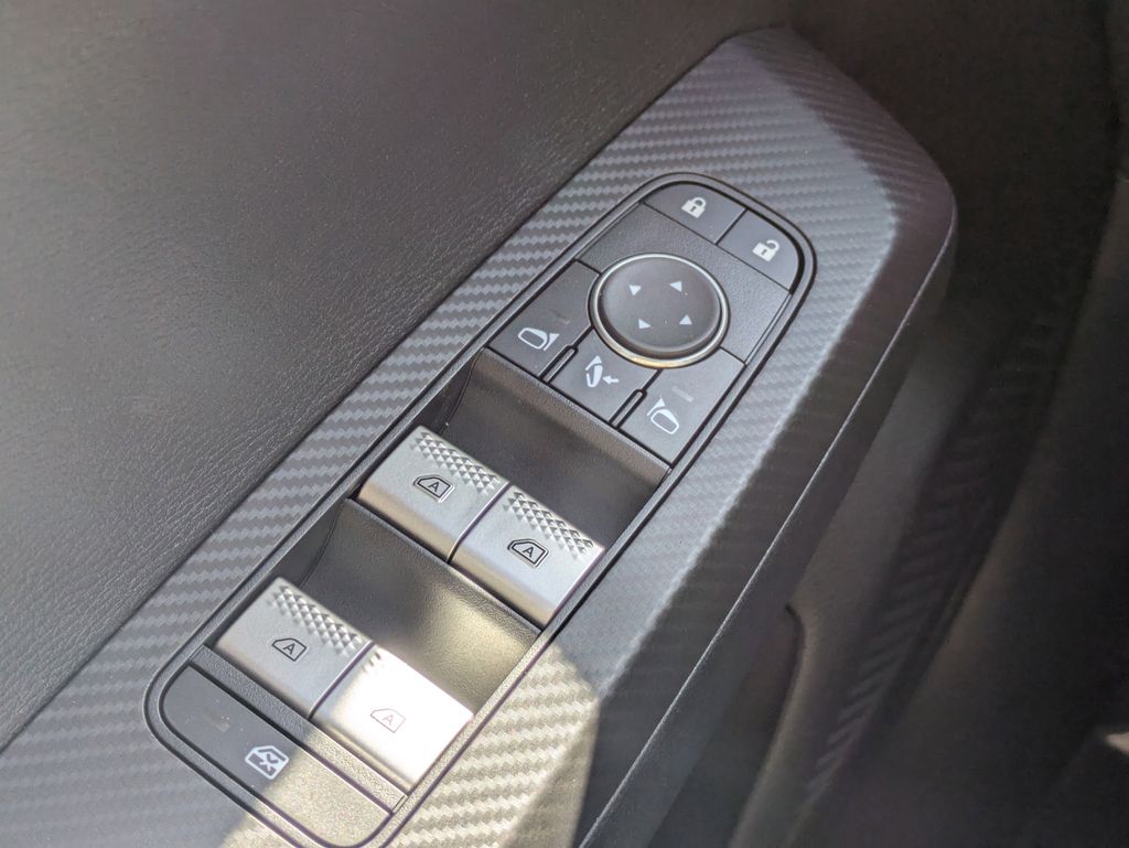 2025 Mitsubishi Outlander Plug-in Hybrid SEL - Photo 24
