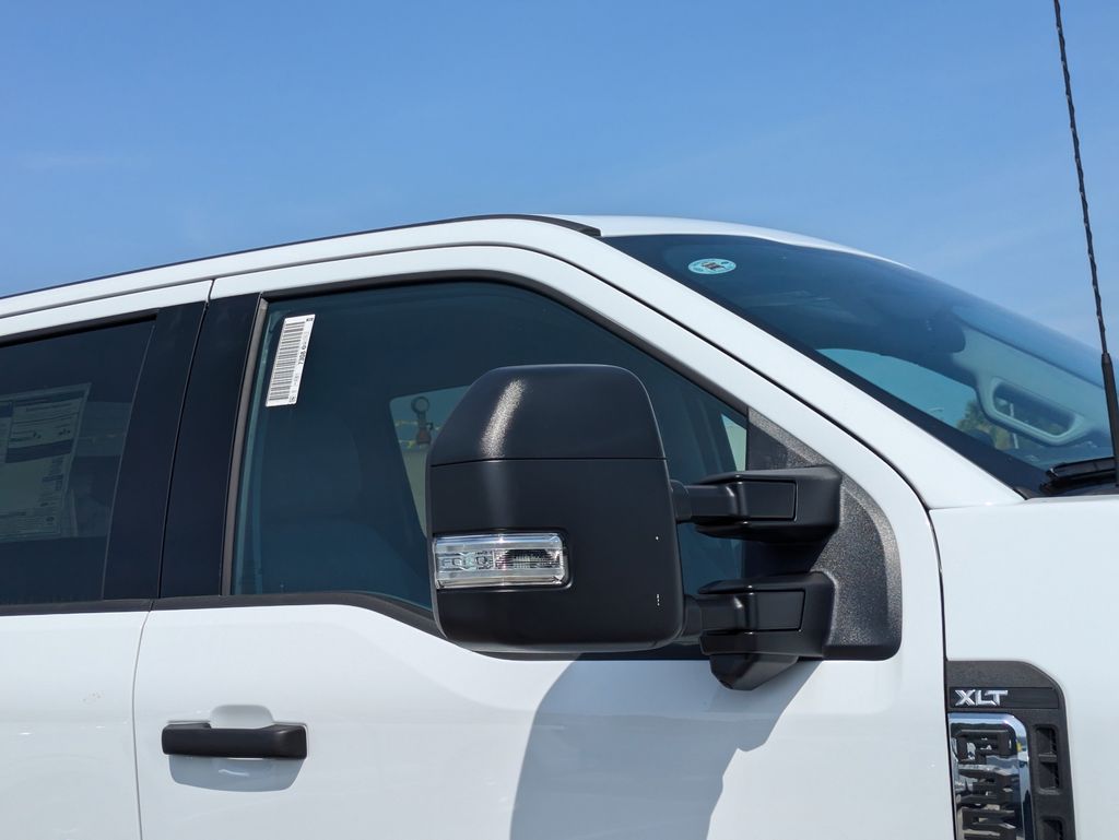 2026 Ford F-350 Super Duty XLT