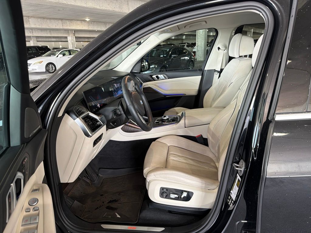 2025 BMW X7 xDrive40i Black at Gullo Toyota