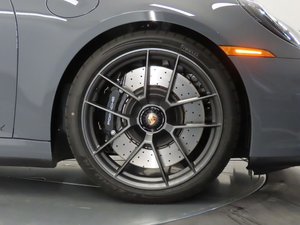 Thumbnail: 2025 Porsche 911 - 11