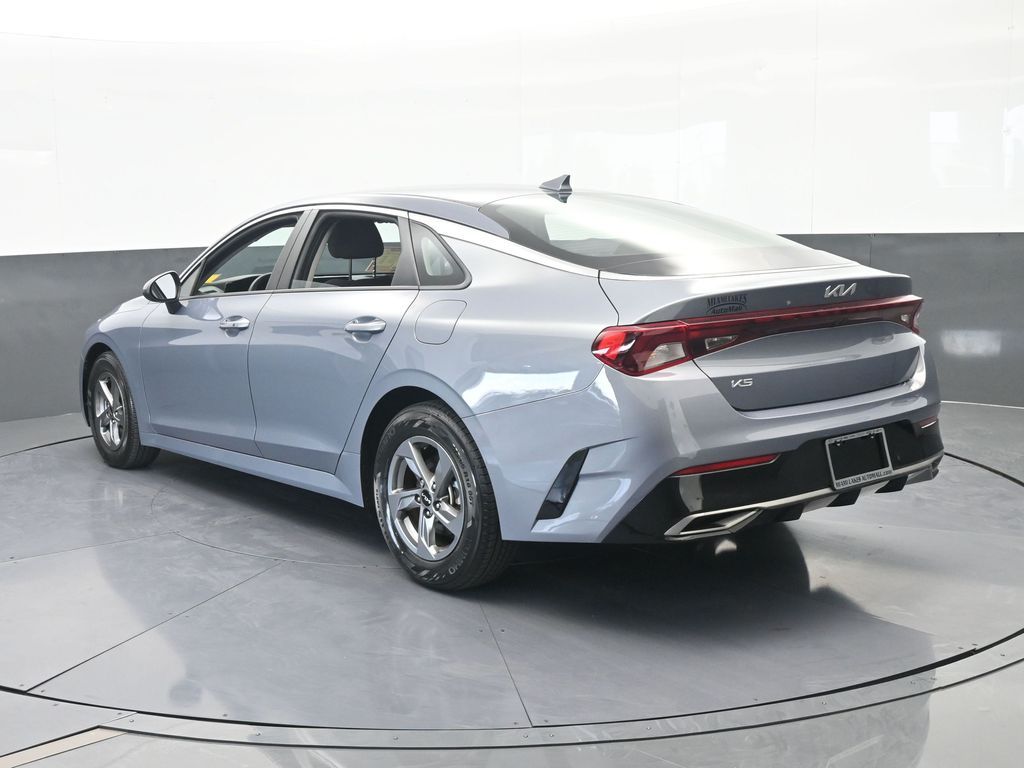 Used 2024 Everlasting Silver Kia LXS image 4