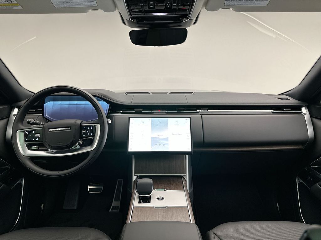 2025 Land Rover Range Rover SE 7