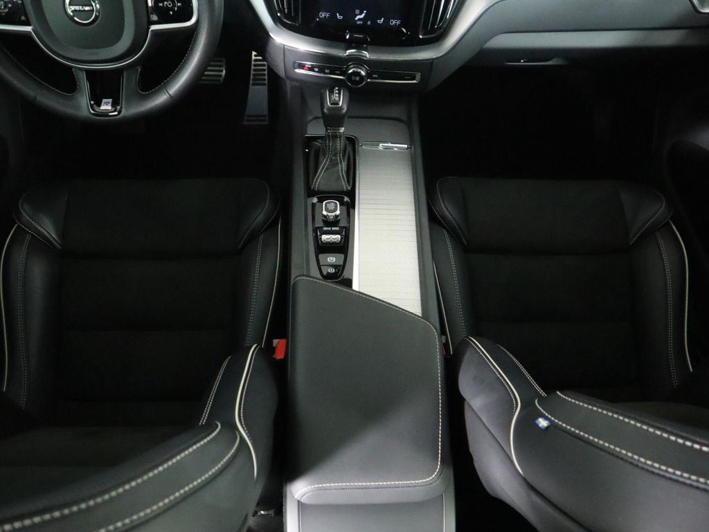 Thumbnail: 2019 Volvo XC60 - 16