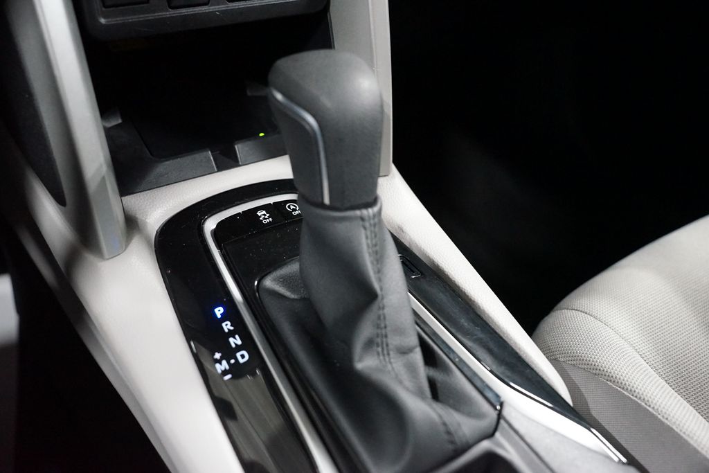 Thumbnail: 2025 Toyota Corolla Cross - 21