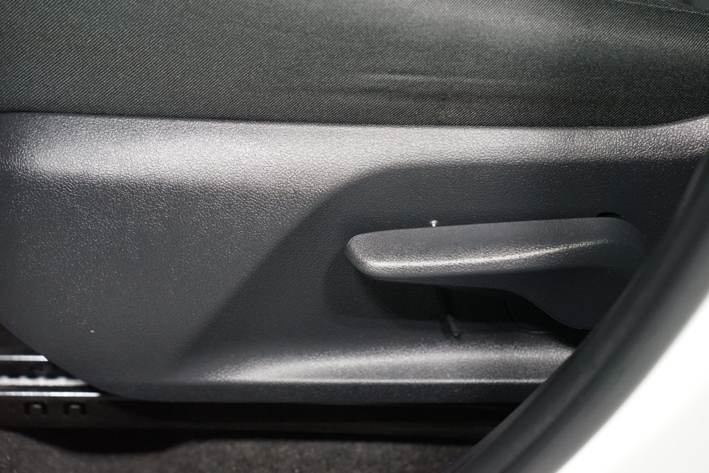 Thumbnail: 2024 Toyota RAV4 - 31