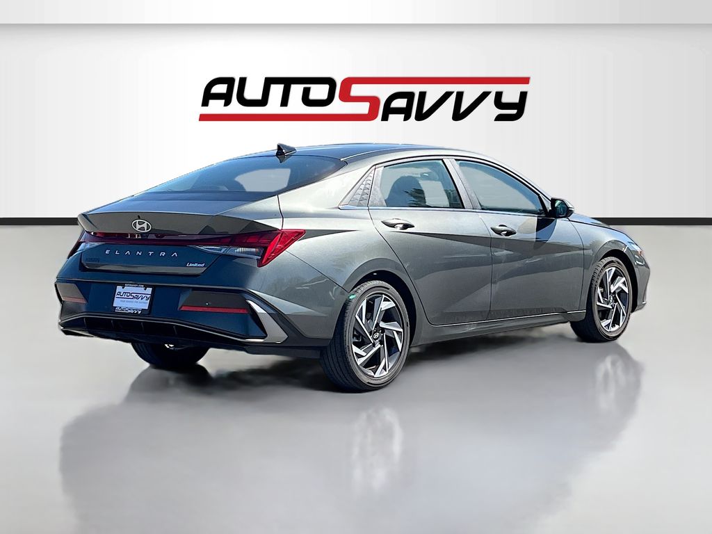 Used 2025 Gray Hyundai Limited image 7
